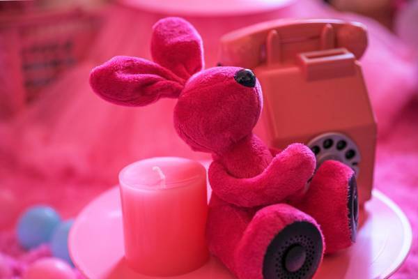 新感覚のコンセプトルーム！推し色で大好きなカラーに囲まれて過ごす一日！幻想的な大聖堂ビュールーム確約 「It’s My Color！～Pinky Pink Room～」販売