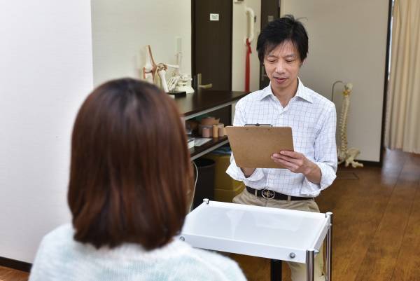 JR横浜駅から徒歩4分の横浜市神奈川区にある『横浜 馬場整体院』妊活、アトピー、自律神経が原因の不調（起立性調節障害他）などのお悩みの方におすすめ！精神的な問題はCKワープも受けられます。情報をFindビューティで公開