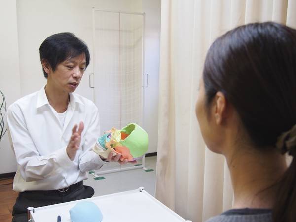 JR横浜駅から徒歩4分の横浜市神奈川区にある『横浜 馬場整体院』妊活、アトピー、自律神経が原因の不調（起立性調節障害他）などのお悩みの方におすすめ！精神的な問題はCKワープも受けられます。情報をFindビューティで公開