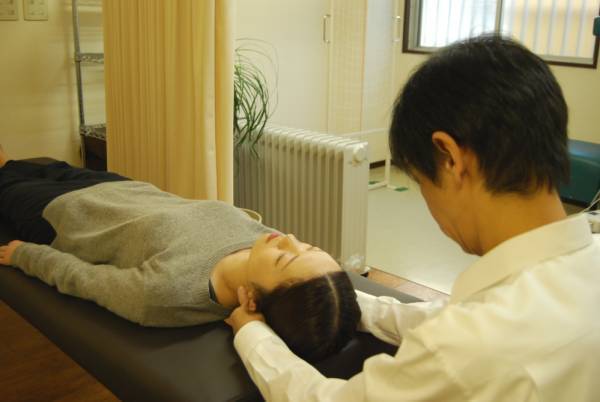 JR横浜駅から徒歩4分の横浜市神奈川区にある『横浜 馬場整体院』妊活、アトピー、自律神経が原因の不調（起立性調節障害他）などのお悩みの方におすすめ！精神的な問題はCKワープも受けられます。情報をFindビューティで公開