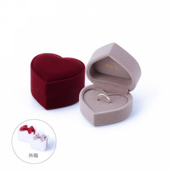 11/1（火）THE KISS クリスマス限定ジュエリー発売