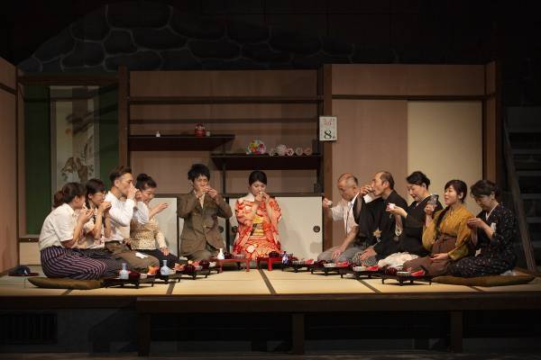 5人の女が語る戦争の狂気。1940年代の名曲とともにお届けするカナダ演劇の傑作！ 演劇企画イロトリドリノハナ『パレードを待ちながら』上演決定　カンフェティにてチケット発売中