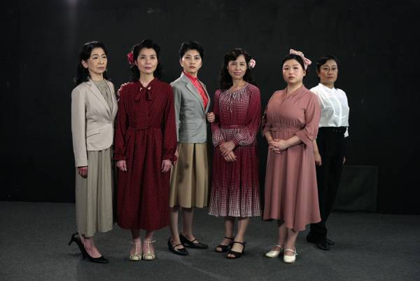 5人の女が語る戦争の狂気。1940年代の名曲とともにお届けするカナダ演劇の傑作！ 演劇企画イロトリドリノハナ『パレードを待ちながら』上演決定　カンフェティにてチケット発売中