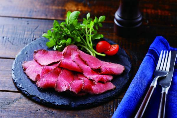 【近畿圏ライフ】北海道産モモ肉を贅沢に使用したローストビーフをリニューアル！「肉の旨みが『ぎゅっ』とつまったローストビーフ」を新発売