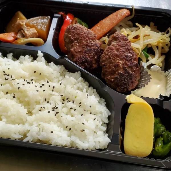 【ひき肉未使用】唯一無二の肉塊にかぶりつけ！あの「ランディバーグ」が 神田で復活オープン！
