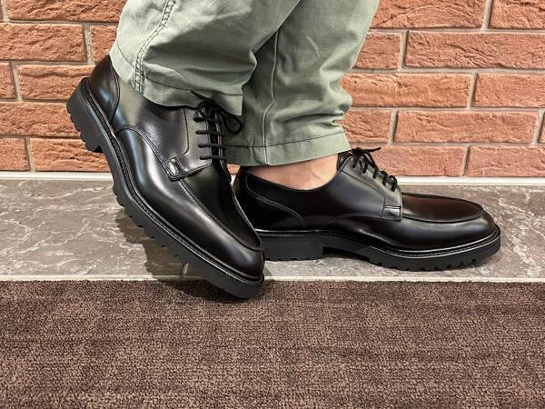 【22AW】「Crockett & Jones」×「Queen Classico」別注仕様商品発売中！トレンドのボリューム感溢れる足元を演出