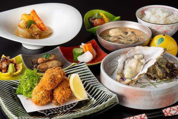 【宮城・松島】2月末で食べ納め！お客様の76％以上が注文・宮城県雄勝産2年もの大ぶり生牡蠣使用「究極のかきフライ」