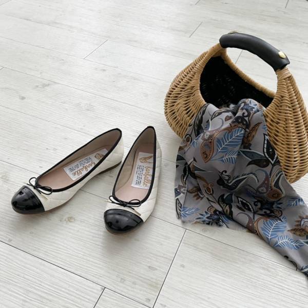 数量限定・新作【ファルファーレ】意外と着こなしの幅が楽しめる上品なキルティングシューズ