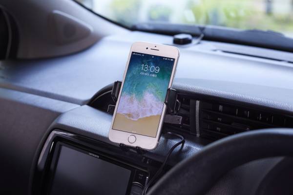 大人気”車載ホルダー”が小さくなって登場！『EasyOneTouch5 Wireless』5月23日より発売開始