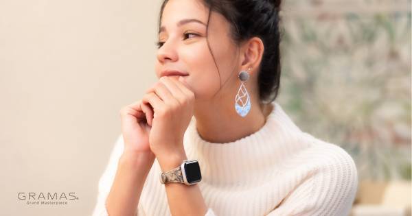 シンプルなコーディネートのアクセントに「BEST OF MORRIS」の生地を採用したApple Watchバンド GRAMAS COLORSより11月15日発売