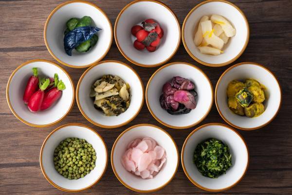 【OMO5京都三条】～冷えたビールと塩味・酸味の効いた漬物で暑気払い～酒蔵のクラフトビールと京漬物で暑さを吹き飛ばせ！「京町つけものビアベース」開催｜期間：2022年6月1日〜8月31日