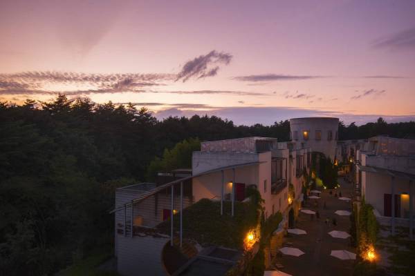 【リゾナーレ八ヶ岳】自宅からホテルまでリムジン送迎！「明けの贅沢 ～ワインスイートルームステイ～」登場｜期間：2022年2月28日～4月30日