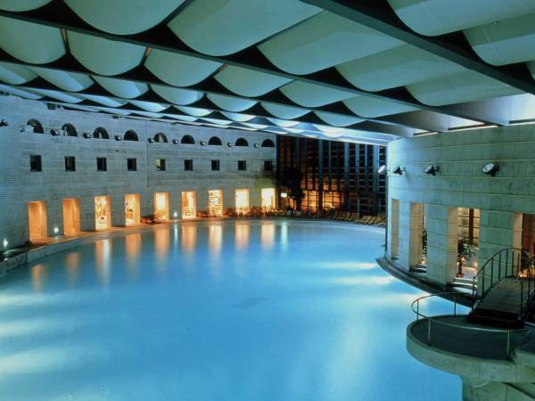 【リゾナーレ八ヶ岳】自宅からホテルまでリムジン送迎！「明けの贅沢 ～ワインスイートルームステイ～」登場｜期間：2022年2月28日～4月30日