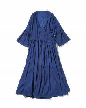 SHIPSの挑戦。江戸から続く”本藍染”の経年変化を体感する洋服へアップサイクル