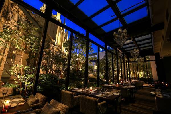 【名古屋】チャペルを貸し切ったサプライズ・プロポーズが人気の「最高のプロポーズ」 ピエール・エルメ・パリによる プロポーズケーキ付きプランが名古屋で初登場