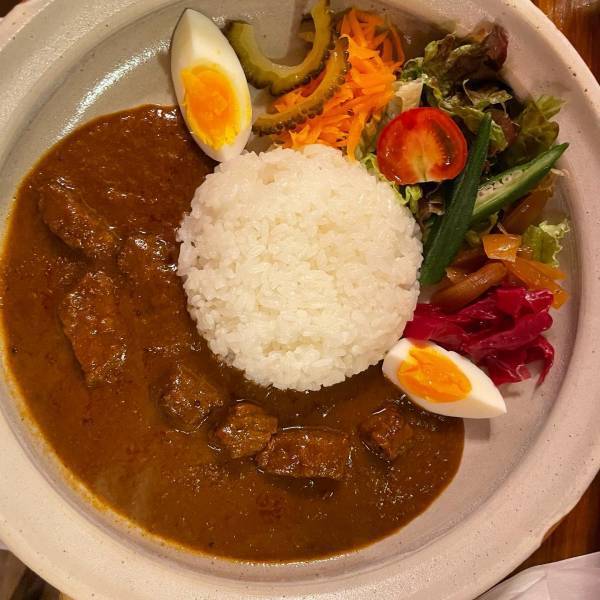 【石垣島カレーが都内上陸】「石垣島カレー南風」が新橋にオープン！