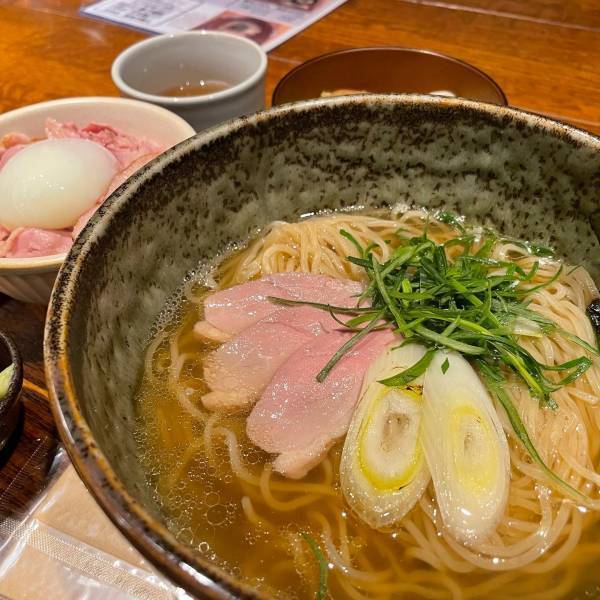 岩手鴨の醤油ラーメン「ダックハイド」が本八幡にオープン！