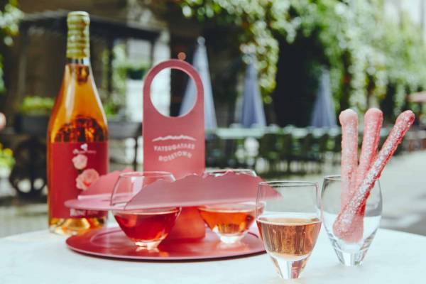 【リゾナーレ八ヶ岳】ロゼ色のワイングラスで彩られた、春らしく華やかな空間でワインを楽しむ「八ヶ岳ロゼタウン2023」開催 ～気軽に楽しくワインを味わう「ロゼスパークリングタワー」が新登場～｜期間：2023年3月11日～4月23日