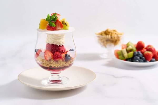 【OMO5小樽】小樽洋菓子舗LeTAO（ルタオ）×OMO5（おもふぁいぶ）小樽のコラボレーションスイーツ 「目覚めのフロマージュパルフェ」提供開始