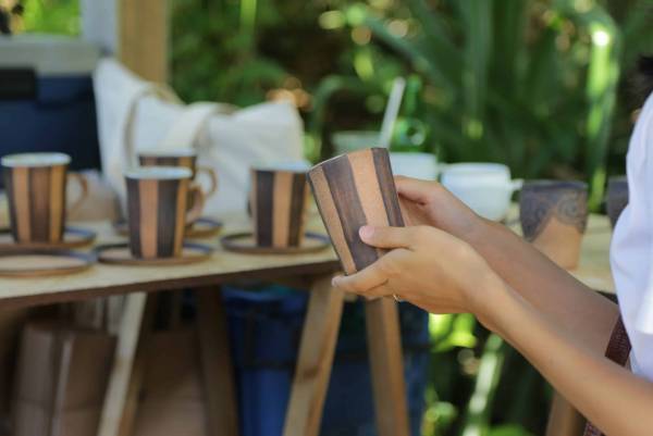 【バンタカフェ】沖縄の焼き物「やちむん」をテーマにしたイベント「海辺のやちむん市」を開催 ～陶工自ら出店するやちむん直売会や職人たちによるシーサー制作の実演等～｜期間：2022年10月1日～11月20日