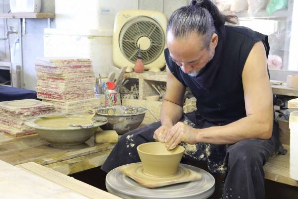 【バンタカフェ】沖縄の焼き物「やちむん」をテーマにしたイベント「海辺のやちむん市」を開催 ～陶工自ら出店するやちむん直売会や職人たちによるシーサー制作の実演等～｜期間：2022年10月1日～11月20日