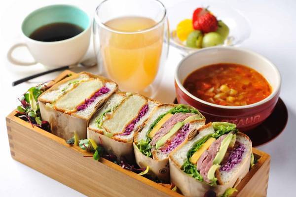 【奥入瀬渓流ホテル】極上のパウダースノーを楽しむ専属ガイド付き宿泊プラン「八甲田パウダースノー満喫ステイ」新登場｜提供期間：2023年1月9日～2月28日の日、月、火、水曜日限定