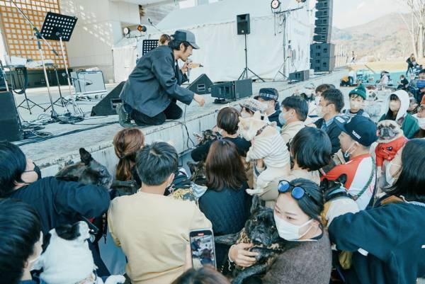 rakanu、国内初の「French Bulldog LIVE 2022 -秋-」を開催