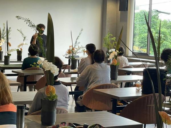 プロのテクニックが学べる！花まつフラワーアカデミー特別講師スペシャルレッスン開講【10月21日(金)22日(土)金澤忍先生】