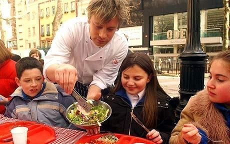 学校給食に革命を！人気シェフが子どもたちの食育問題に挑む英国ドキュメンタリー「ジェイミー・オリヴァーのスクール・ディナー」7月19日（火）よる7時～BS12 トゥエルビで放送