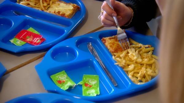 学校給食に革命を！人気シェフが子どもたちの食育問題に挑む英国ドキュメンタリー「ジェイミー・オリヴァーのスクール・ディナー」7月19日（火）よる7時～BS12 トゥエルビで放送