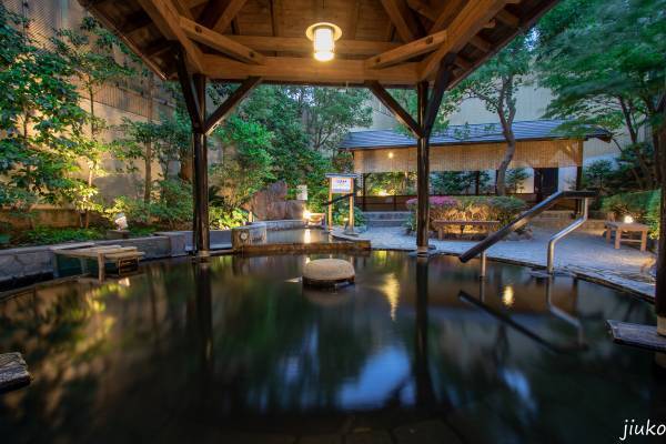 【さやの湯処×fru:C美容液】東京で味わう源泉掛け流し天然温泉！お風呂上りにビタミンCをチャージしよう♪