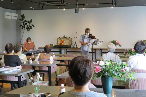 【花と音楽の融合】第2回花まつフラワーアカデミー「土曜11時の音楽会」9月17日(土)開催