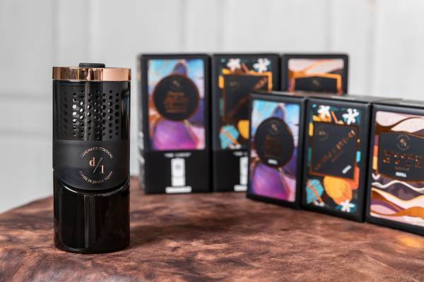 自動車用芳香剤の老舗が手掛ける液体芳香剤の最新版！ 厳選香料を配合した「D1 THE LIQUID」を発売！