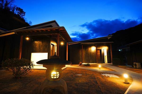 わんちゃん旅を応援！飛行機でも温泉でもずっと一緒 【わんこの宿ゆるり】がFLY WITH PET！パックプラン対象宿に