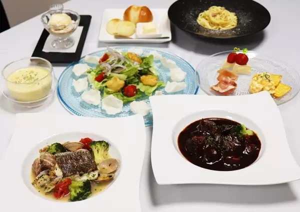 南京町すぐ！関西最大級のプロジェクションマッピングカフェ“ＳＯＲＡＹＵＭＥ”（ソラユメ）がレストランカフェに！メインの選べるコースが新発売！