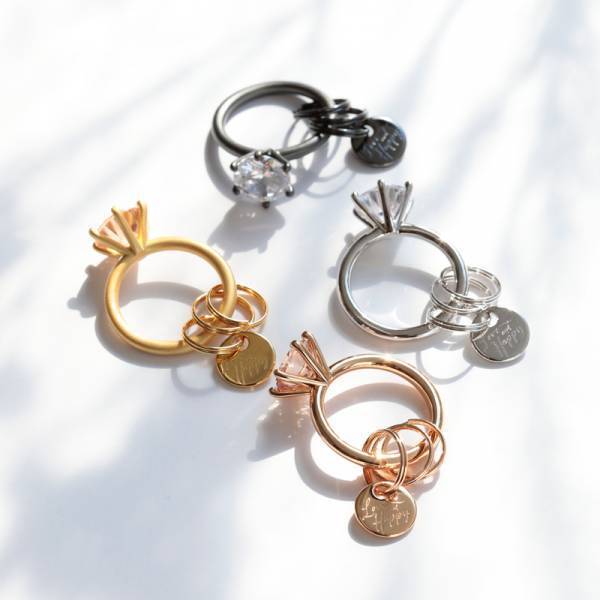 10/16（日） ブランド初 リング型キーホルダー「RING KEY RING」発売