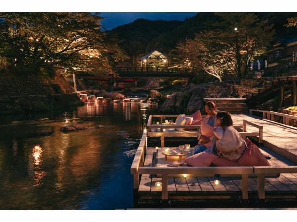 【界 長門】川床テラスの貸切り空間で桜スイーツ＆ドリンクを楽しむ「夜桜川床花見」開催｜期間：2022年3月26日～4月10日