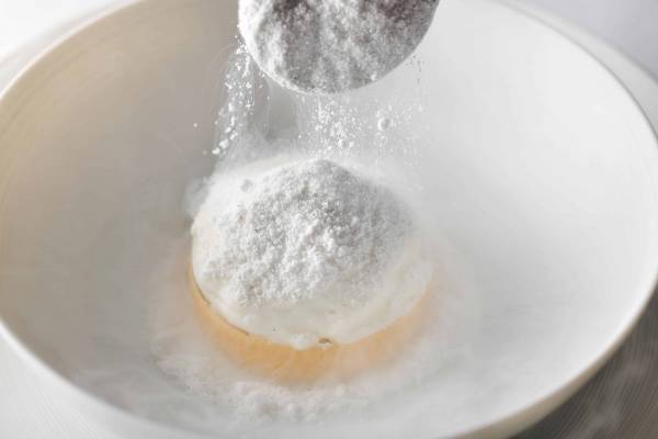 【奥入瀬渓流ホテル】フレンチレストラン「Sonore(ソノール)」で夏限定メニューを提供 ～渓流を望むテラスから始まる夏の食体験　スペシャリテは「鮪　茄子」～｜期間：2022年7月20日～9月15日