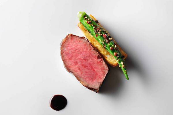 【奥入瀬渓流ホテル】フレンチレストラン「Sonore(ソノール)」で夏限定メニューを提供 ～渓流を望むテラスから始まる夏の食体験　スペシャリテは「鮪　茄子」～｜期間：2022年7月20日～9月15日