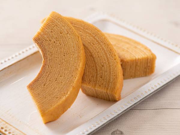 【東京土産】本物のメープル香る、国産小麦のバウムクーヘン「こぐまのバウム」が今夏新登場！【自然派スイーツショップQBGレディベア】