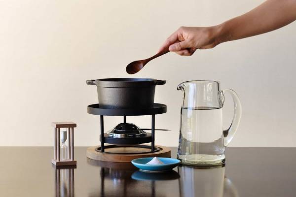 【星のや竹富島】島の暮らしに触れる「海のカフー滞在」を実施　シートレッキングや塩づくり体験など｜期間：2022年6月1日～8月31日