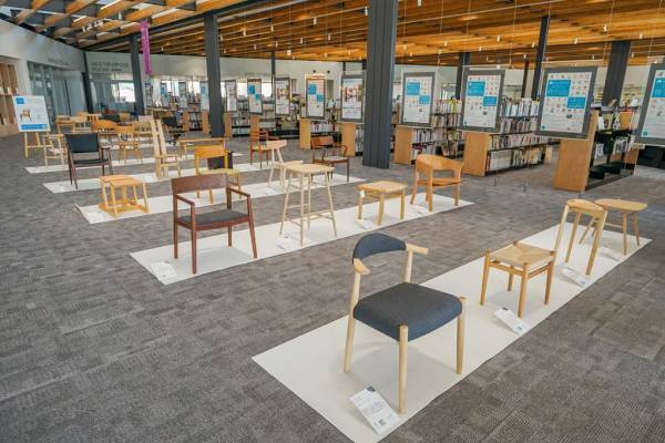 【北海道 東川町】4月14日は「(良い)椅子の日」。1周年となる今年も展示やイベントを多数開催！