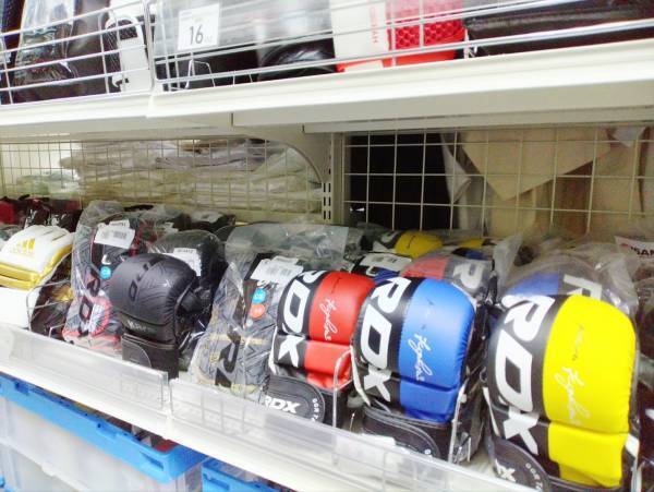 英国発ボクシングMMAブランド「RDX® SPORTS」 格闘技プロショップイサミにおける販売人気アイテムトップ３を発表！