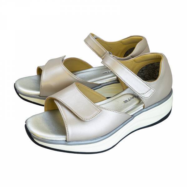 昨年6月対比150%の販売足数。この夏は、エバーメイトのサンダルがおススメ！