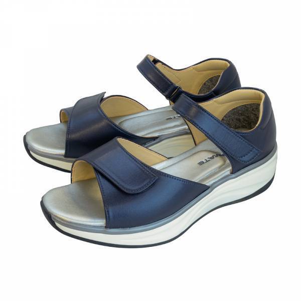 昨年6月対比150%の販売足数。この夏は、エバーメイトのサンダルがおススメ！