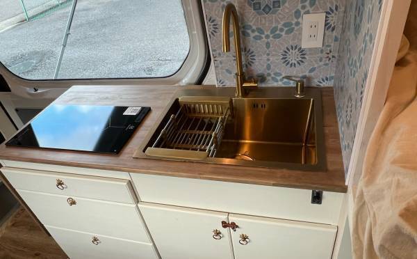 手ぶらで豪華キャンピングカーが楽しめる｜名古屋発、ベンツスプリンターを改造したキャンピングカーレンタル 【10月20日スタート】