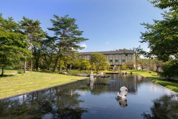 貸切サウナ・渓流露天風呂で"ととのう"春のリゾートステイ【宮城蔵王・遠刈田温泉ゆと森倶楽部】