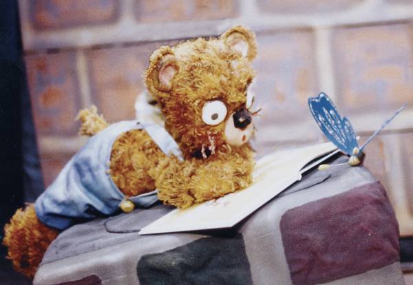 人形劇専門劇場「プーク人形劇場」50周年記念　『くまの子ウーフ/ふしぎな箱』上演決定　カンフェティでチケット発売