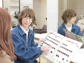 立川駅徒歩1分『ajax』は「ハーブマジックカラー」など髪を労わる施術で人気のヘアサロン！駅近ドットコムで情報を公開中