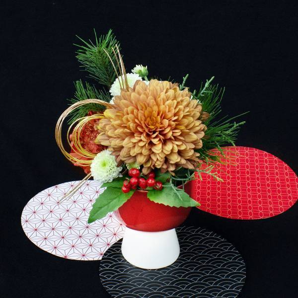 conoka 2023正月華飾り｜和モダンな花器と瑞々しく輝かしい生花が新しい幕開けを飾る